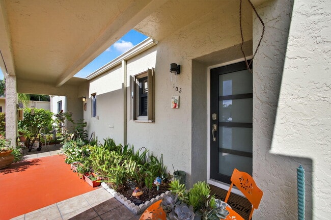 Photo - 2532 Boundbrook Dr S