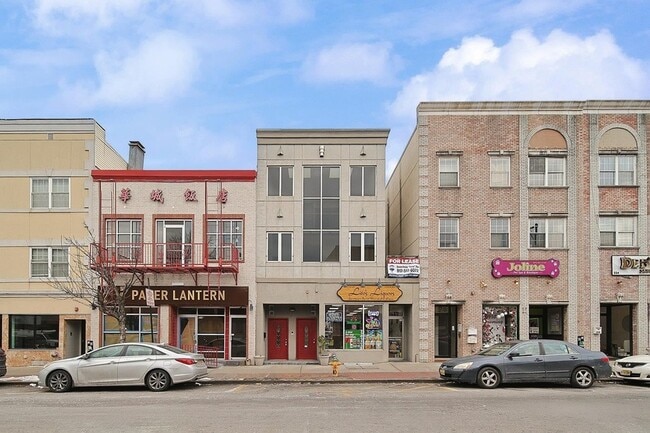 Building Photo - 220 Harrison Ave Unit 2