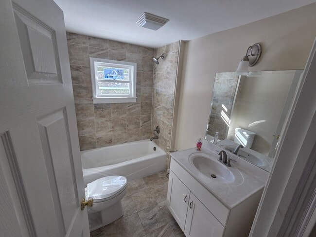 Photo - 111 Fairview St