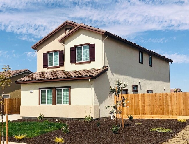 Photo - Charming 5 Bedroom 3 Bath Home for Rent