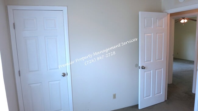 Photo - 511 Upper Service Rd