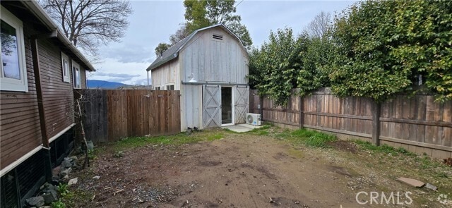 Building Photo - 9695 Main St Rental