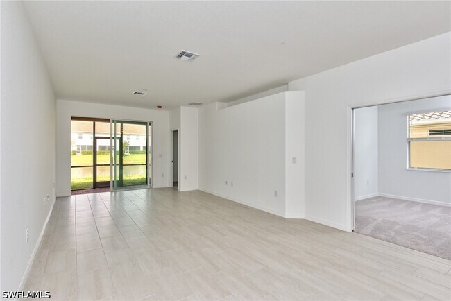 Photo - 2591 Vine Ave