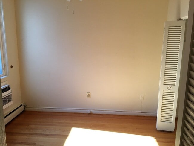 Photo - 933 St Paul St Unidad B5