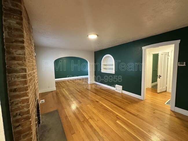 Photo - 146 E 200 N