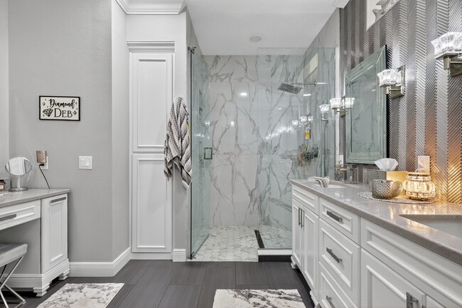 Photo - 145 Silver Falls Dr