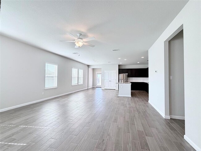 Photo - 18104 Emu Ln