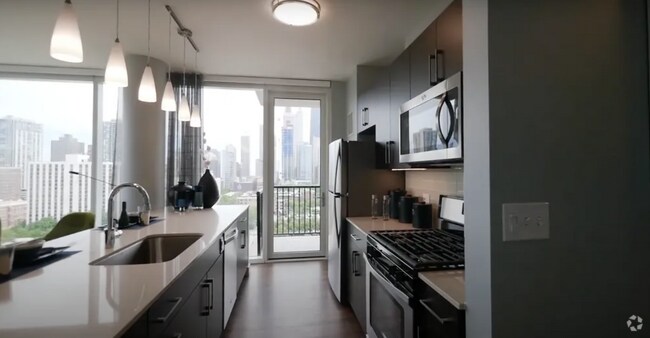 Building Photo - 917 N Orleans St Unit 1707 Rental
