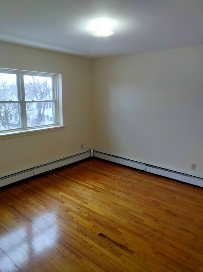 Photo - 29-31 Annawan St