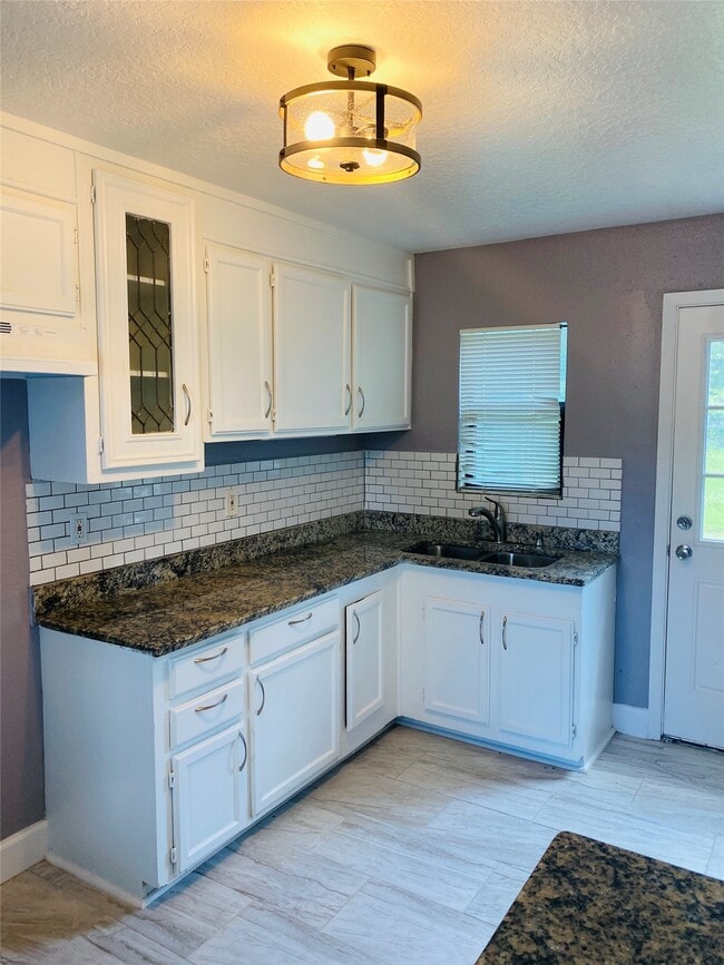 Photo - 7547 Laura Koppe Rd