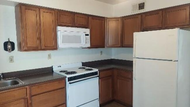 Photo - ADORABLE APACHE JUNCTION TWO-BEDROOM!