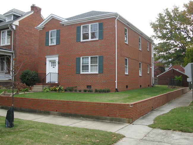Building Photo - 3131 W Grace St Unit 1 Rental
