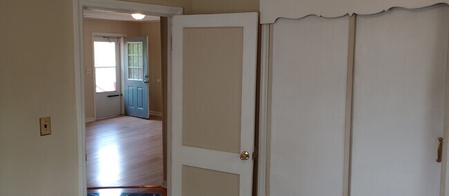 Living Room - 219 White St