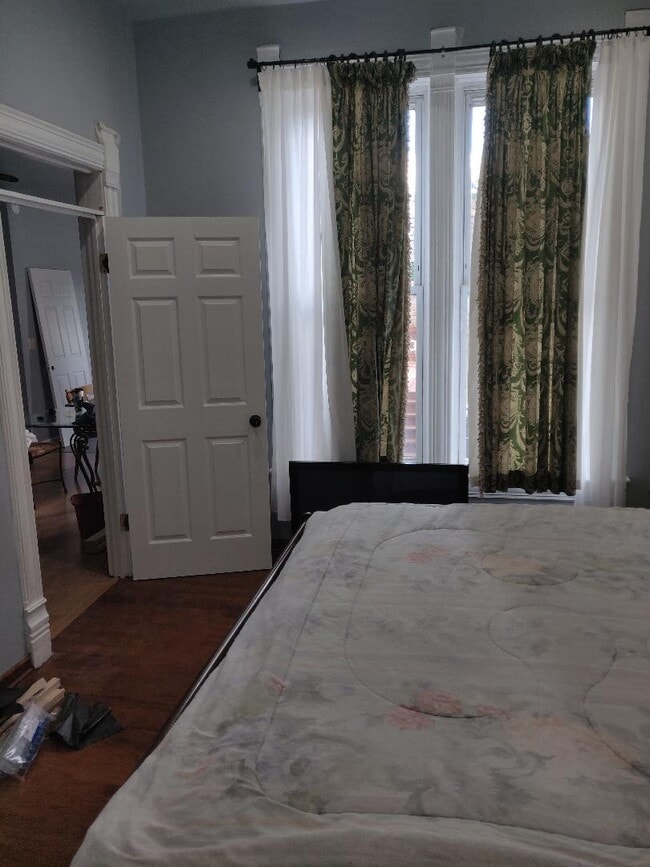 Photo - 708 S Oakley Blvd