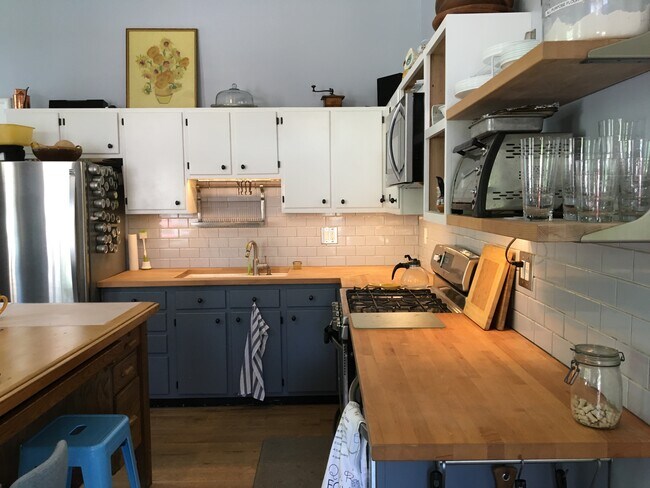 Kitchen - 317 Mount Hope Ave