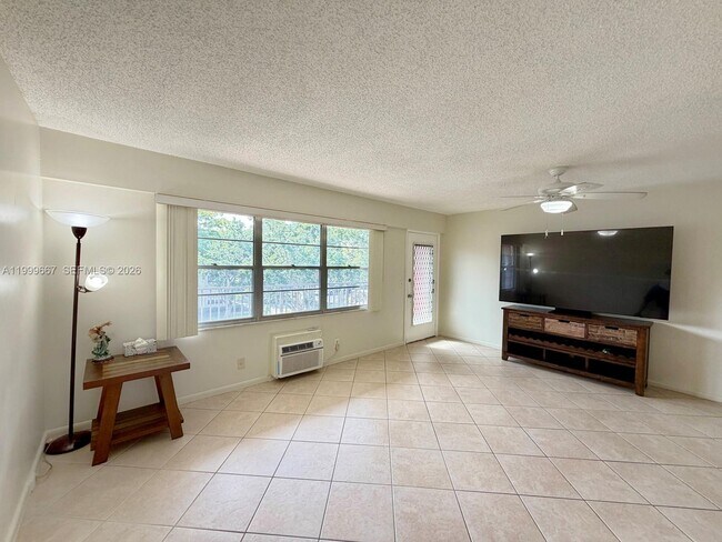 Photo - 13300 SW 1st St Unidad 302O