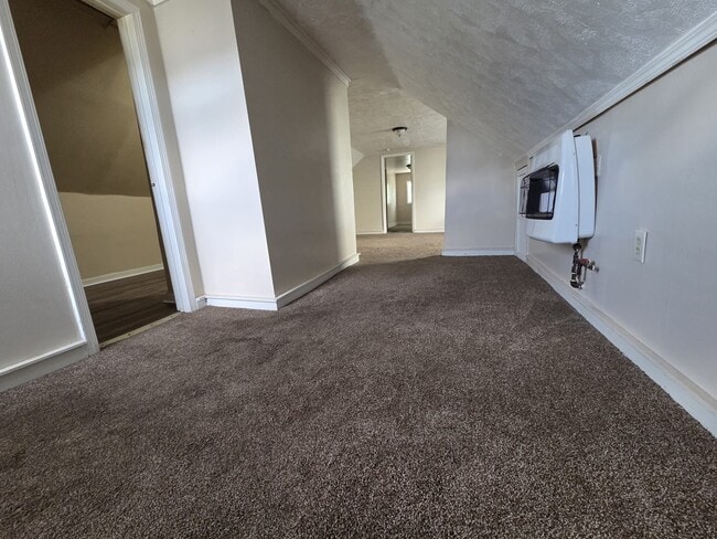Photo - 13835 Barclay St