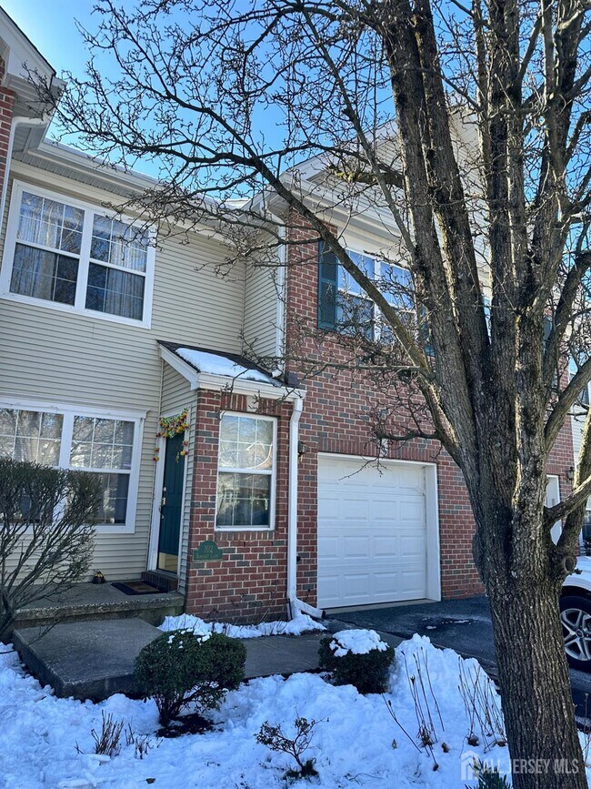 Photo - 102 Somerset Ct
