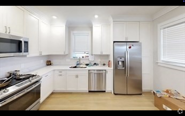 Building Photo - 9 Rossmore Rd Unit #1 Rental
