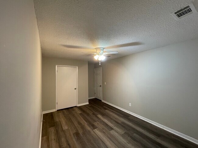 Photo - 8241 Glenwoods Dr Unit 8241
