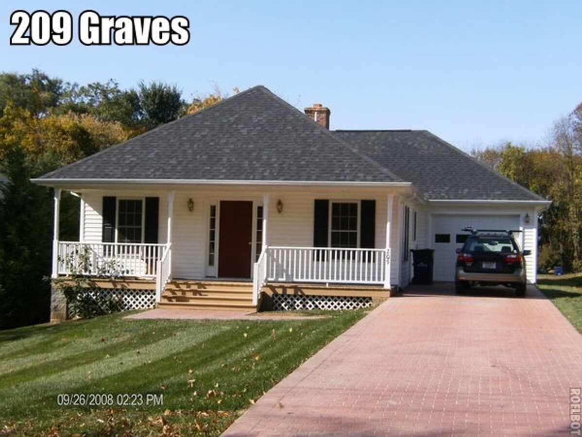 Photo - 209 Graves Ave