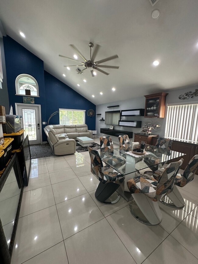 8 Elton Pl