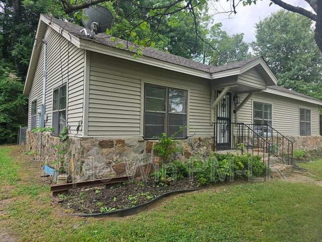 Photo - 104 E Georgia St