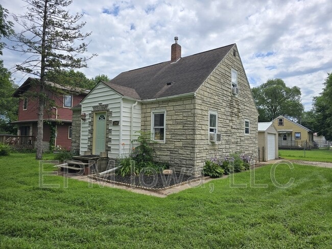 Photo - 1269 Northey St House