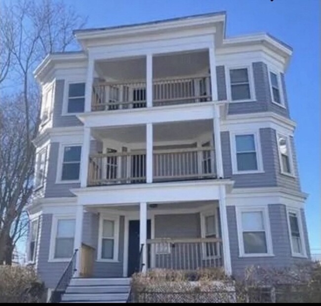 Building Photo - 55 Thetford Ave Unit 1 Rental