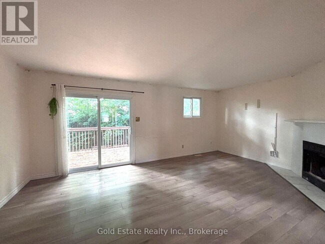 Photo - 40 - 490 THIRD STREET