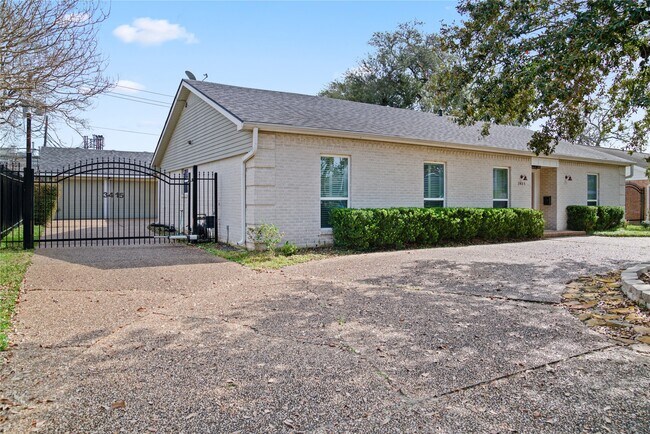 Photo - 3415 Freshmeadows Dr