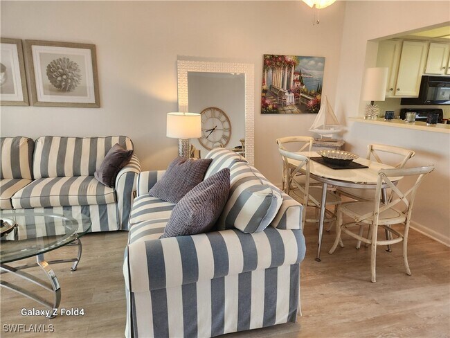 Photo - 805 River Point Dr Unidad C-307