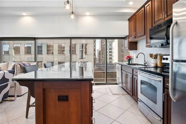 Photo - 1101 Walnut St Unit 707