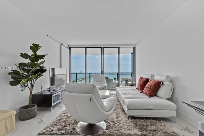 Photo - 3131 NE 7th Ave Unidad 4202