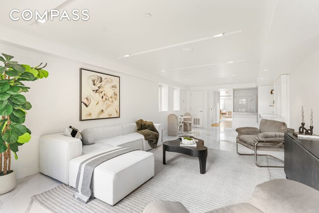 Photo - 135 E 38th St