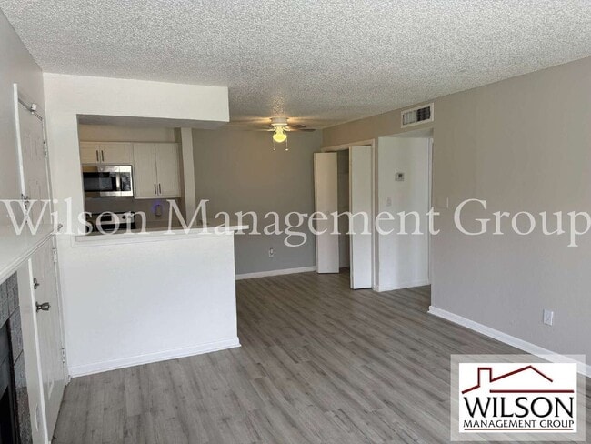 Photo - 5540 Devonbriar Way Unidad Apartment H104