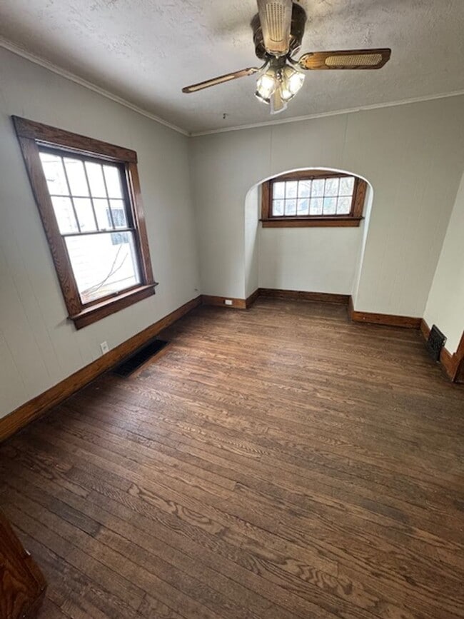 Photo - 3011 Hoagland Ave