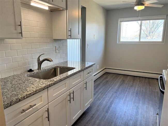 Photo - Luxury Living in the Heart of Downtown Uti...