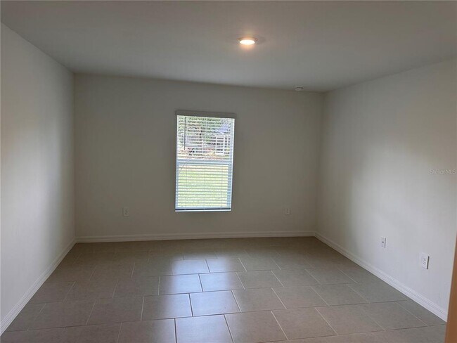 Photo - 1641 Nabatoff St