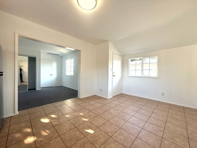 Photo - N Claremont Unidad ADU (upstairs)