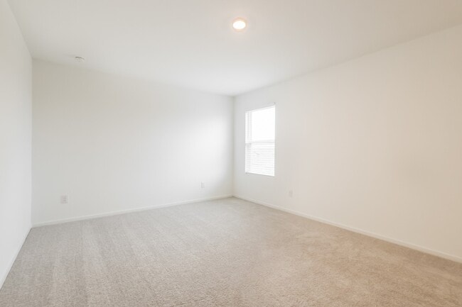 Photo - 303 Bush Mdw Ln