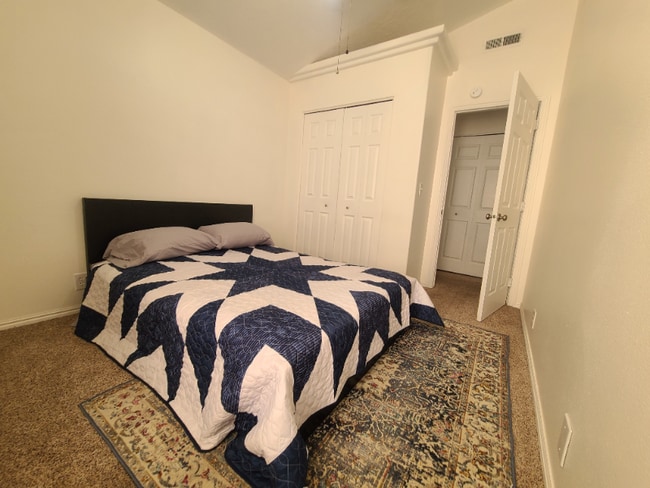 Photo - 991 N 2100 W