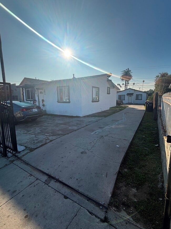 Photo - 1214 1/2 W 90th Pl