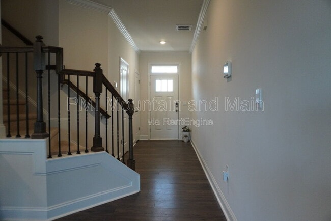 Photo - 210 Creekview Rd