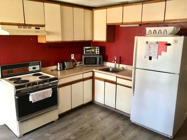 Building Photo - 157 Perkins St Unit 3