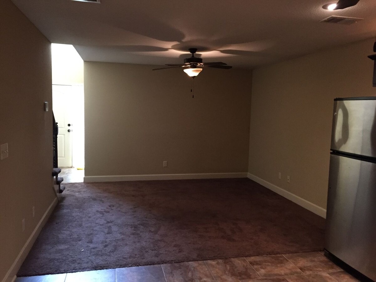 Photo - 3 Bedroom, 2 bath Townhome with 1 car garage!