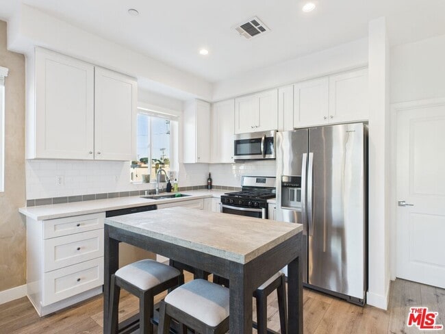 Photo - 14525 Killion St