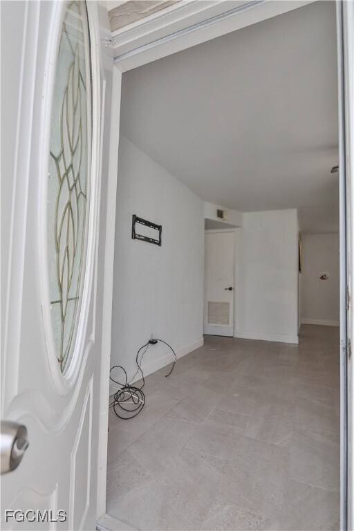 Photo - 305 Bougainvillea Rd W