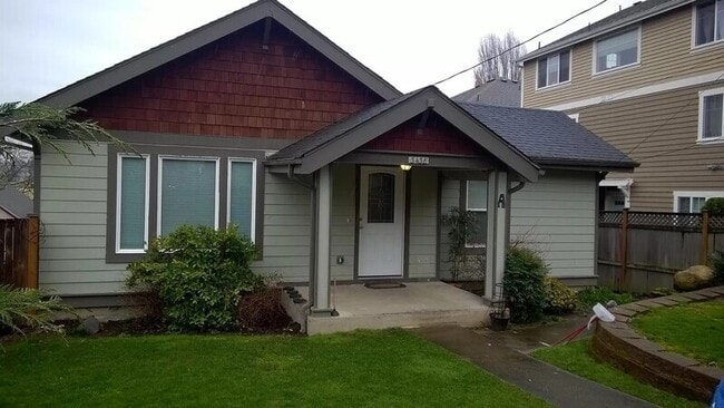 Building Photo - 3438 22nd Ave W Rental