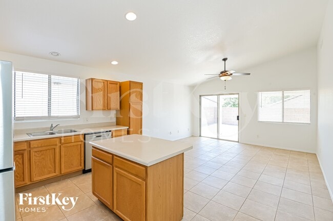 Photo - 2367 W Rousseau St